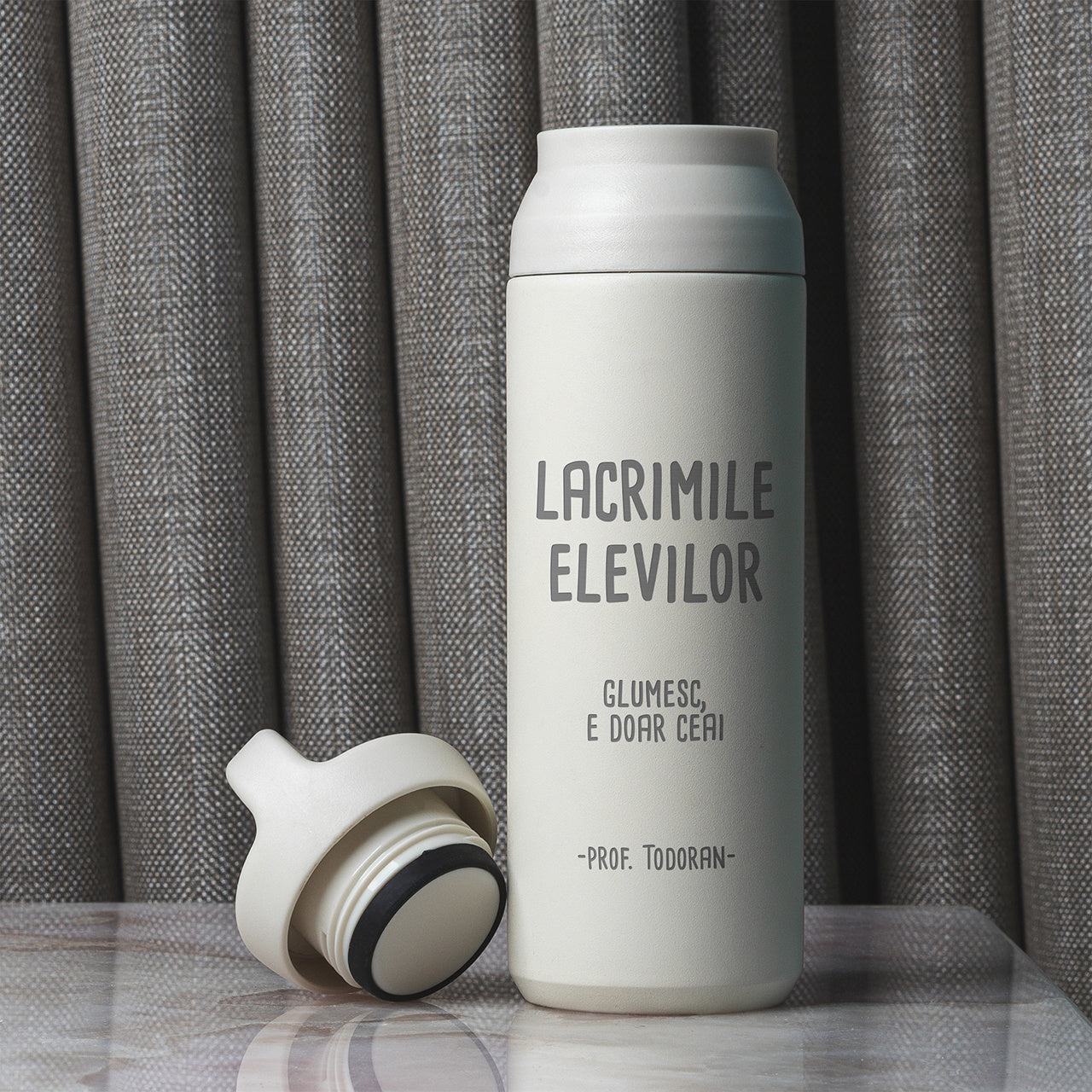 Termos personalizat pentru profesor – lacrimile elevilor