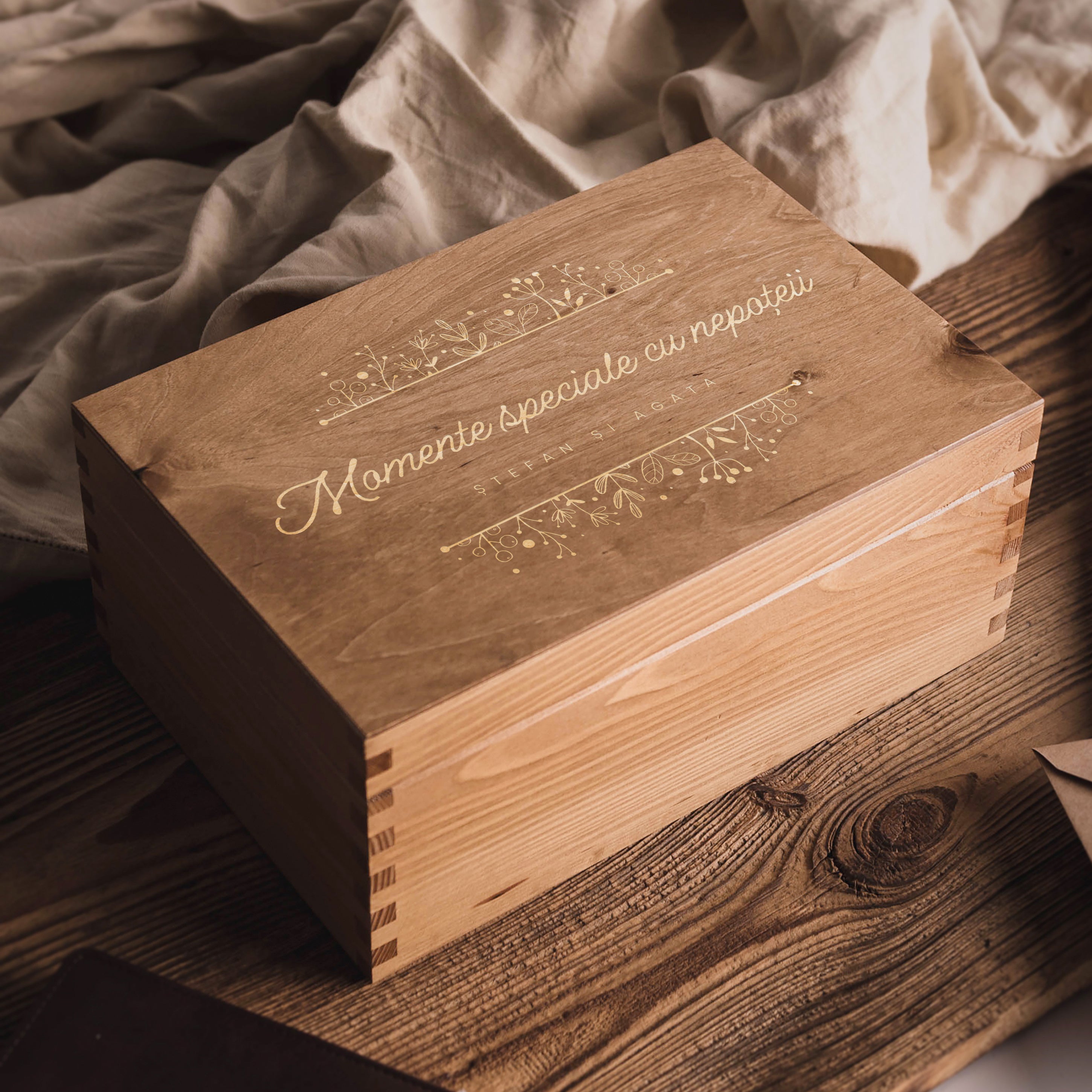 Grawerowana skrzynka na zdjęcia - oryginalny prezent dla dziadków prezent na Dzień Babci i Dziadka