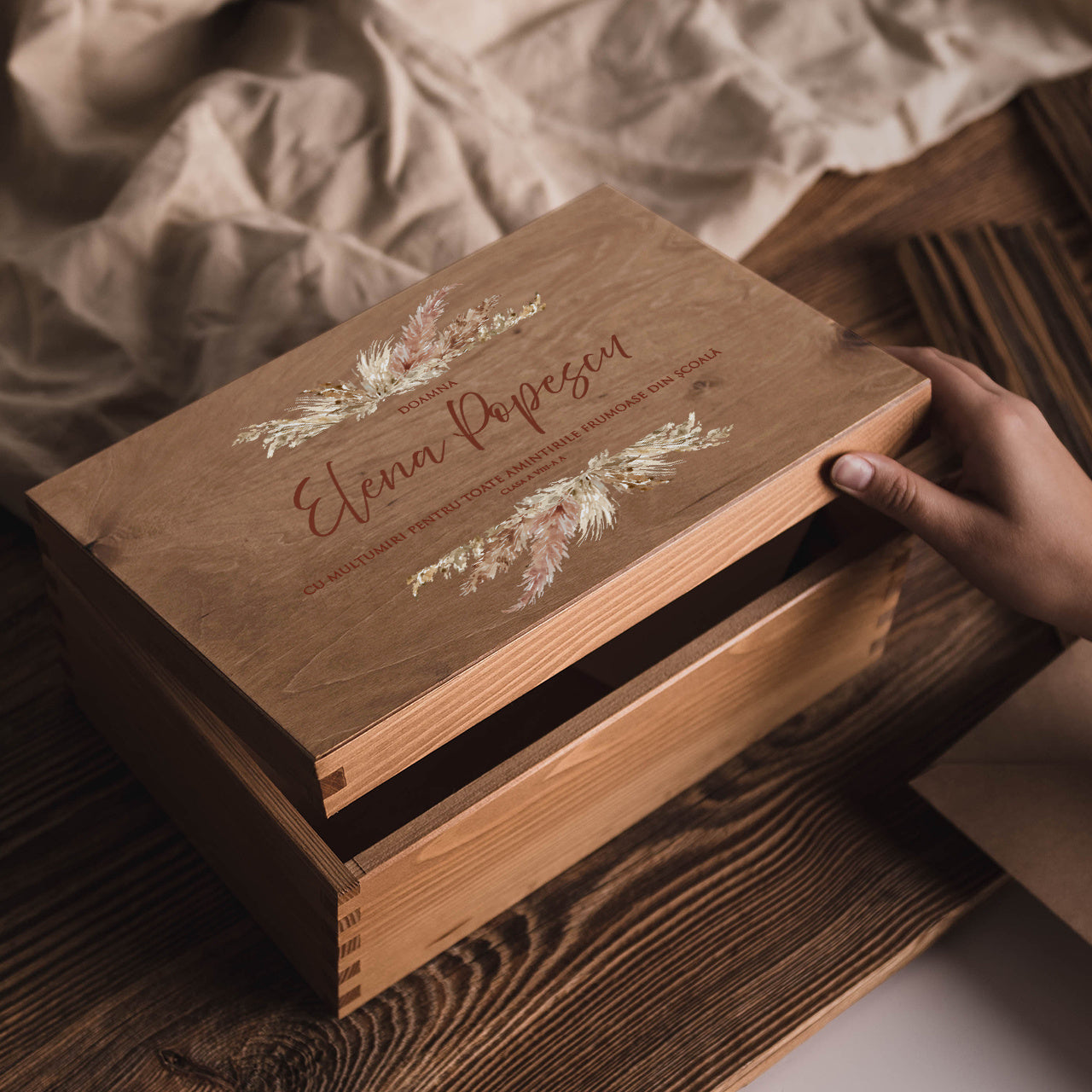 Cutie de amintiri pentru profesor – cadou pentru profesor la sfârșitul anului școlar