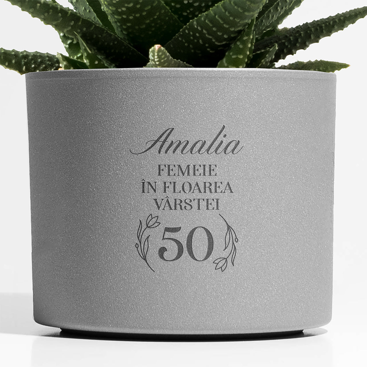 Capac personalizat pentru ghiveci - cadou la aniversarea a 50 de ani