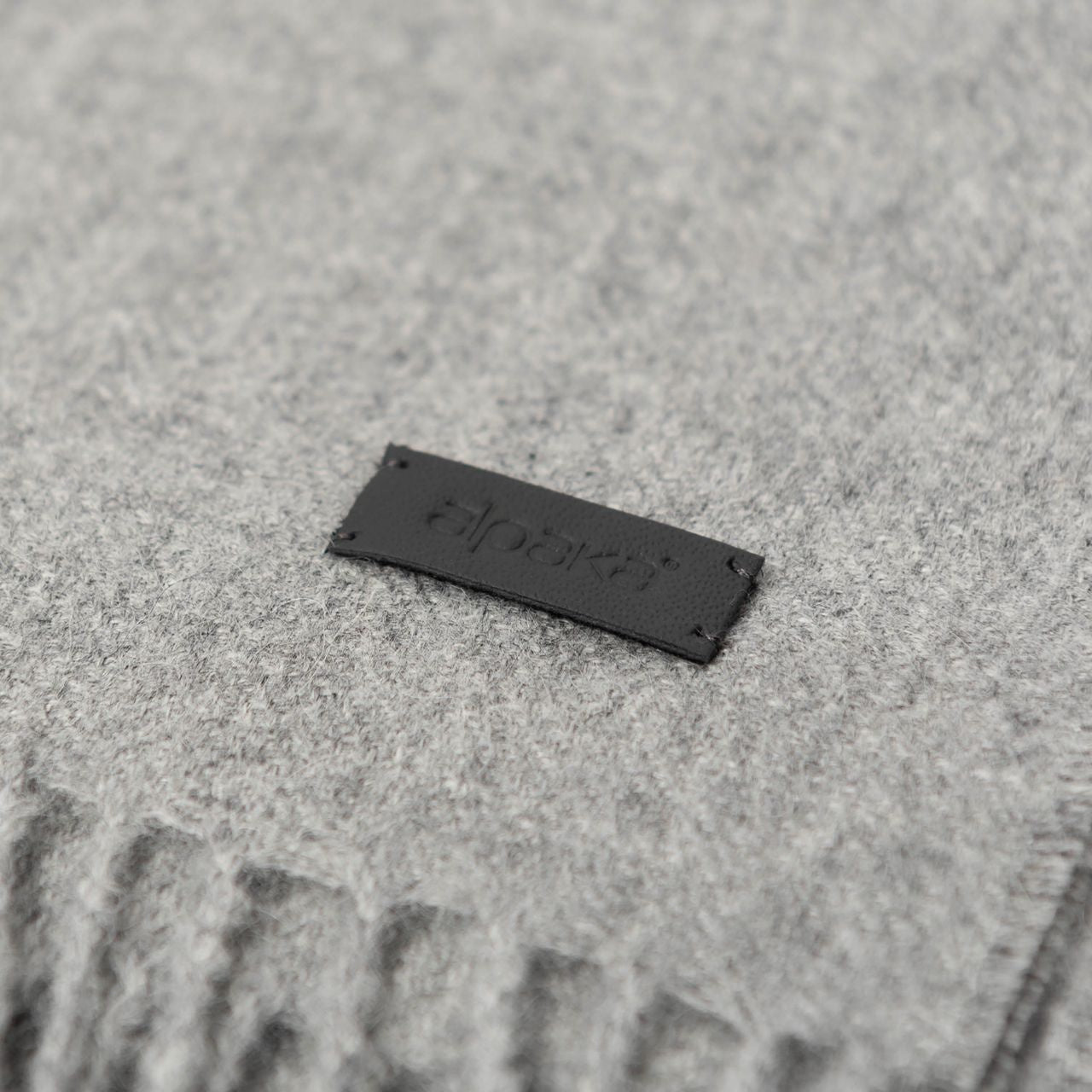 Șal din alpaca - cadou elegant pentru ea