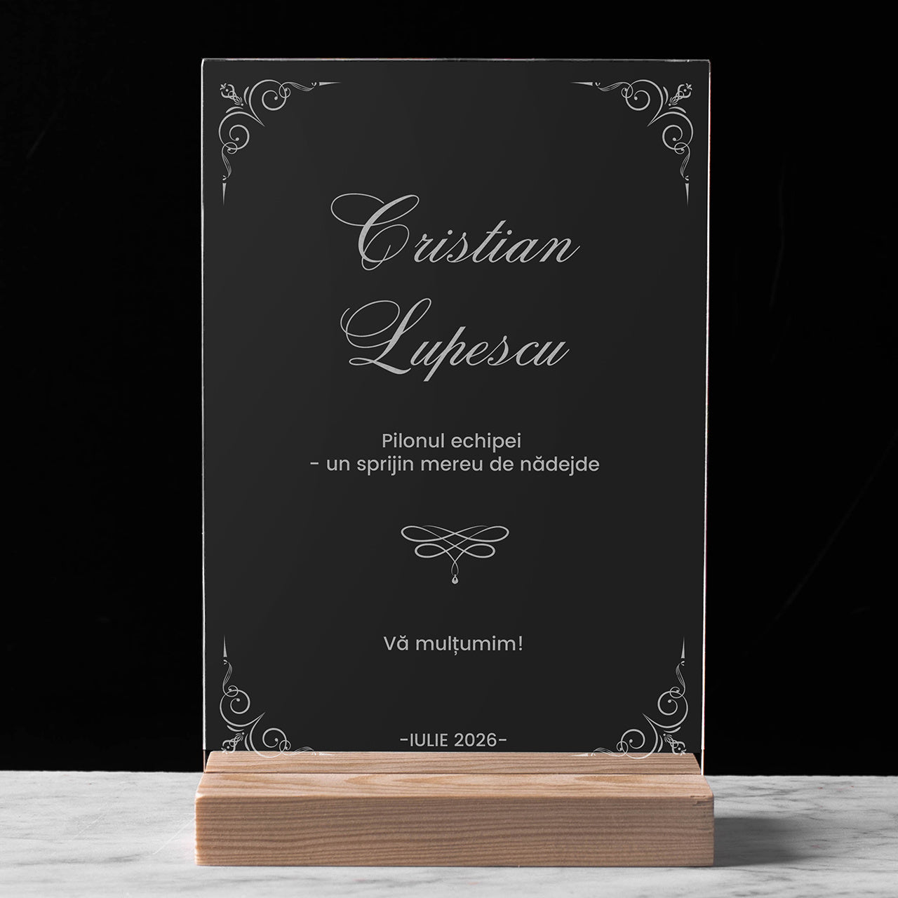 Statuetă personalizată pentru angajat