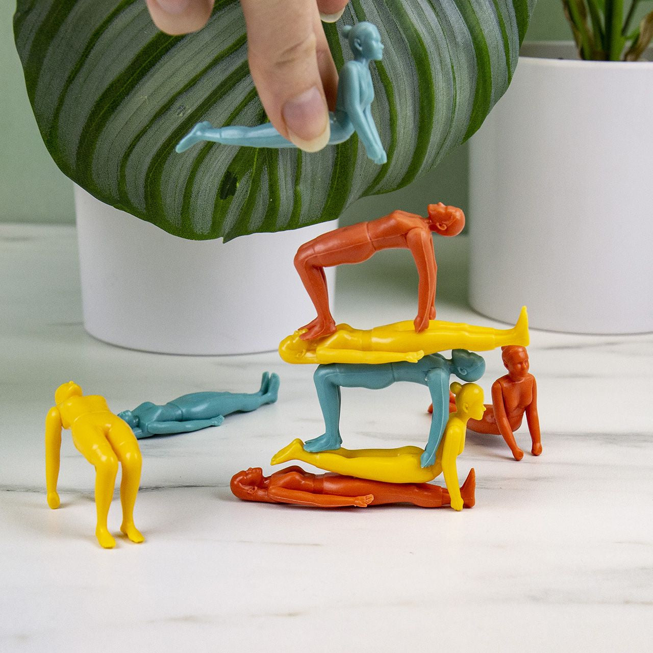 Joc de relaxare – Poziții de yoga