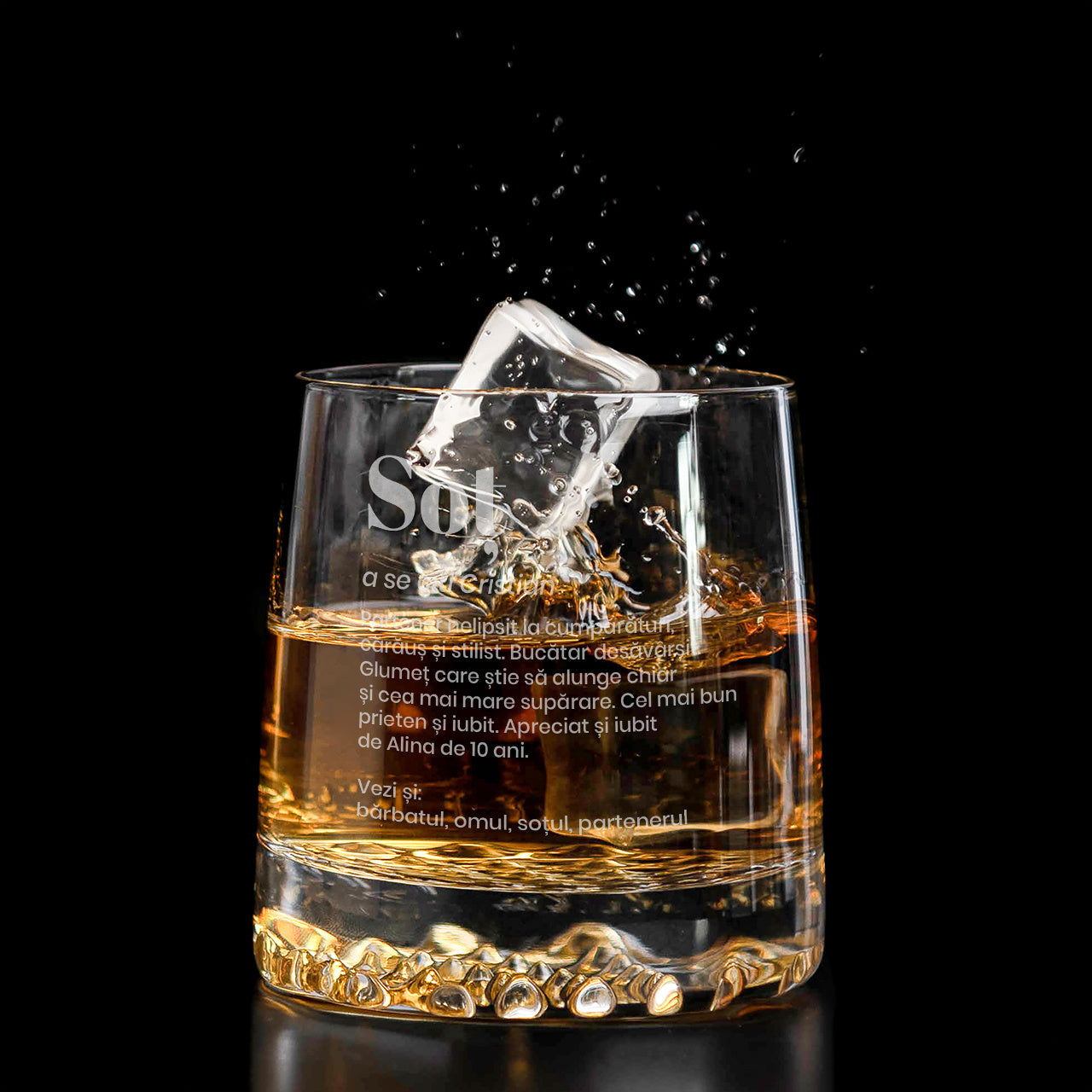 Pahar de whisky gravat - cadou pentru el de aniversarea nunții