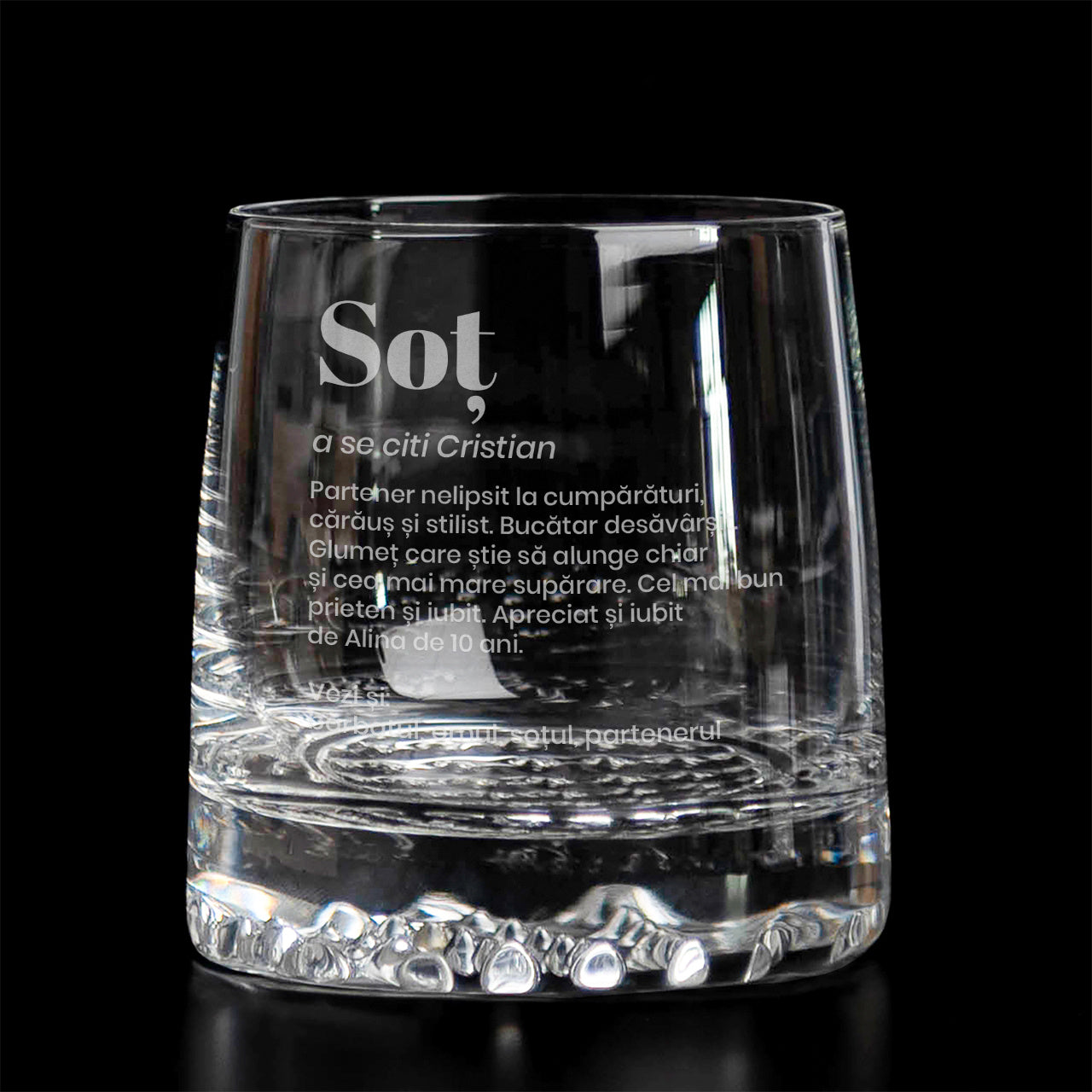 Pahar de whisky gravat - cadou pentru el de aniversarea nunții