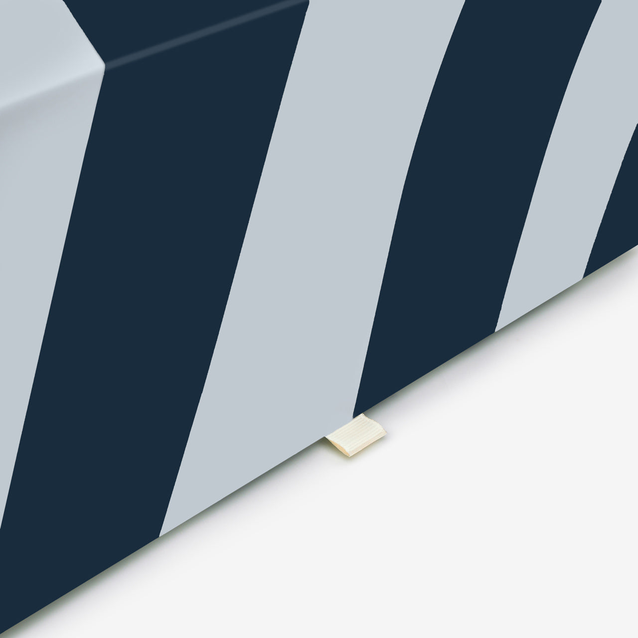 Cutie cadou albastru închis cu închidere magnetică, 28x20 cm