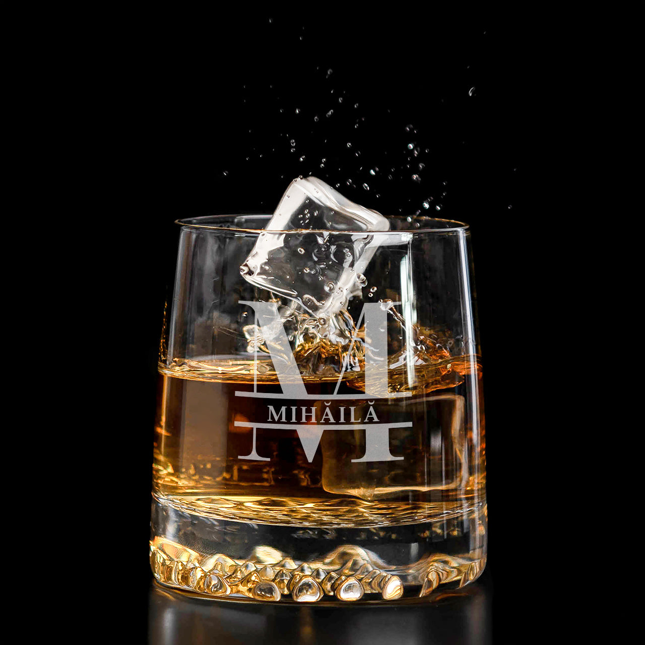 Pahar de whisky gravat – cadou elegant