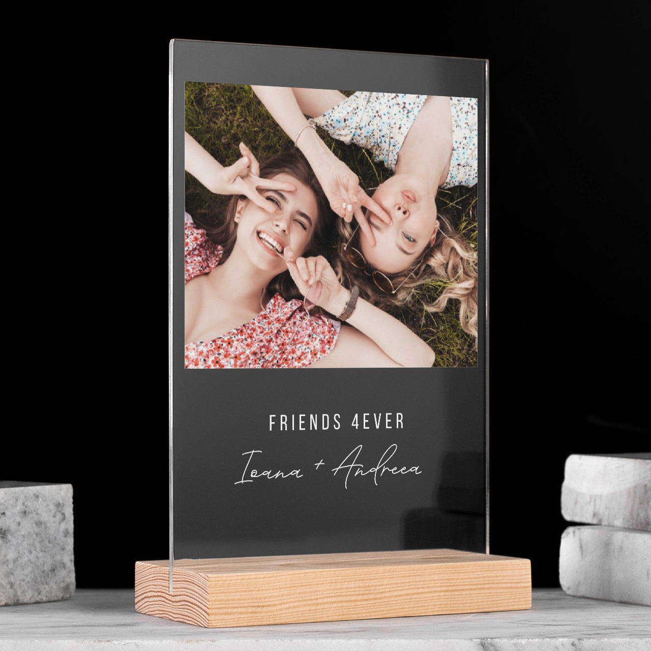 Statuetă cu fotografie – cadou pentru prietenă