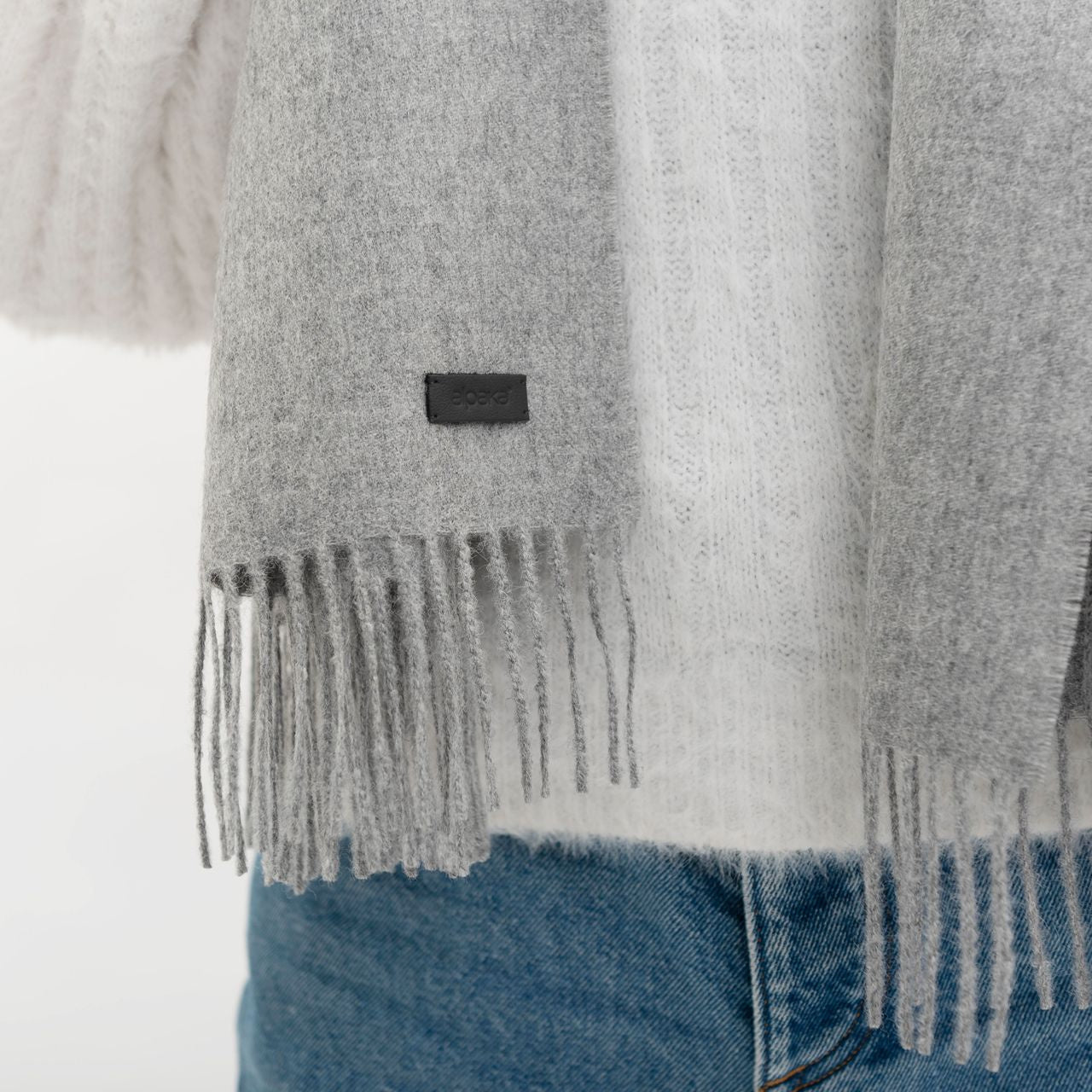 Șal din alpaca - cadou elegant pentru ea