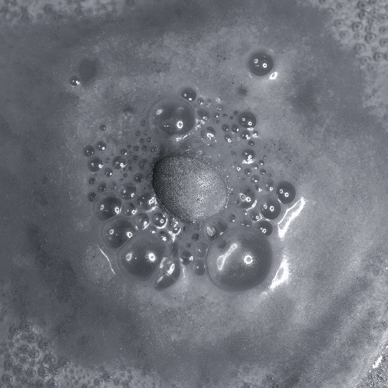 Czarne kule do kąpieli 10 szt. Dark like my heart - upominek dla faceta