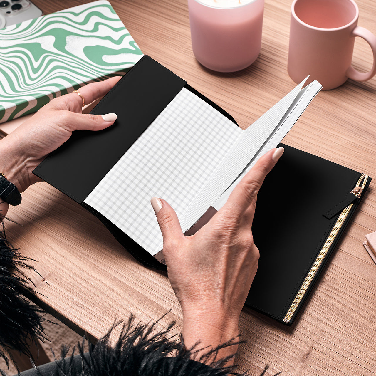 Agendă elegantă cu fermoar - cadou pentru un antreprenor