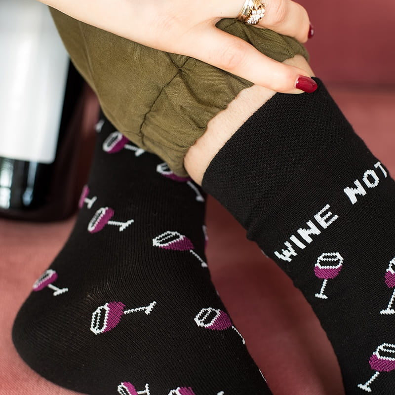 Zabawne skarpetki damskie - wine not? drobny upominek dla kobiety skarpetki wino prezent dla miłośnika wina