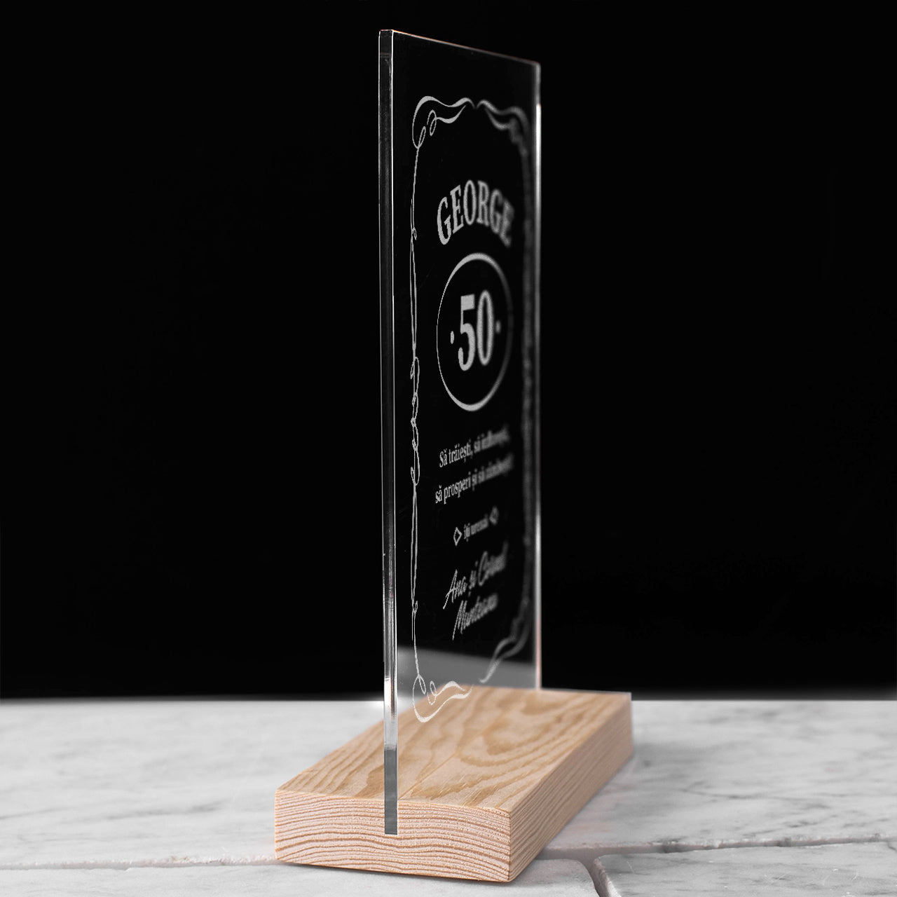 Statuetă gravată pentru a 50-a aniversare