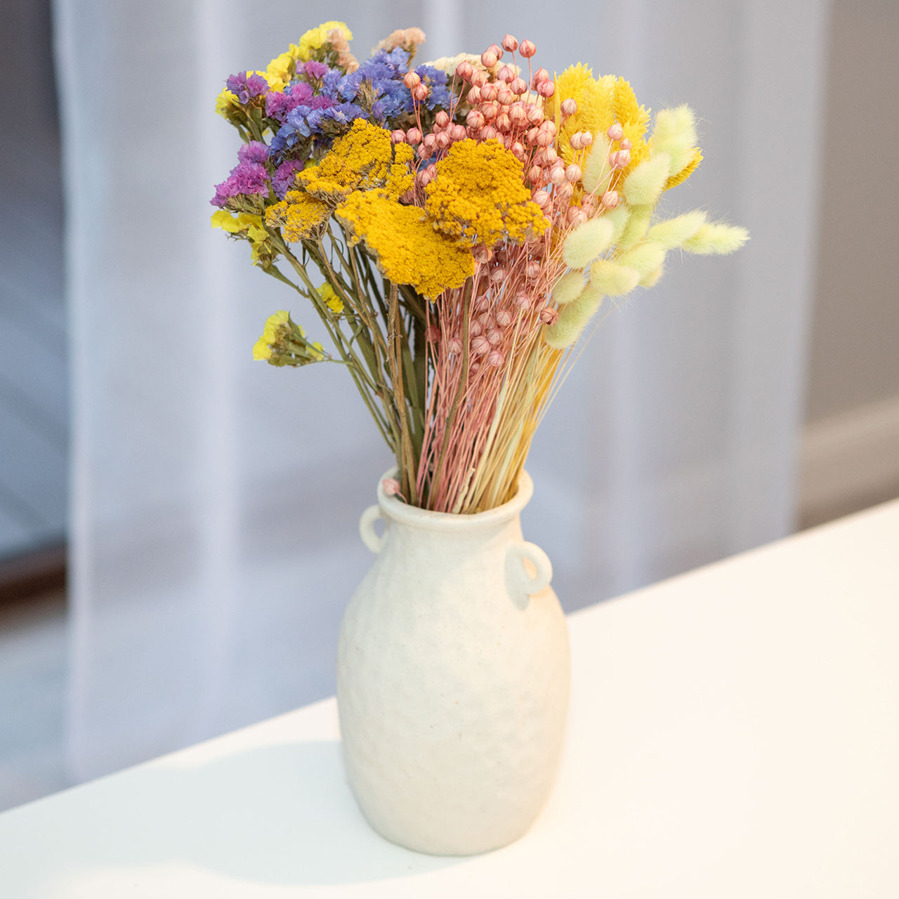 Buchet de flori uscate de primăvară