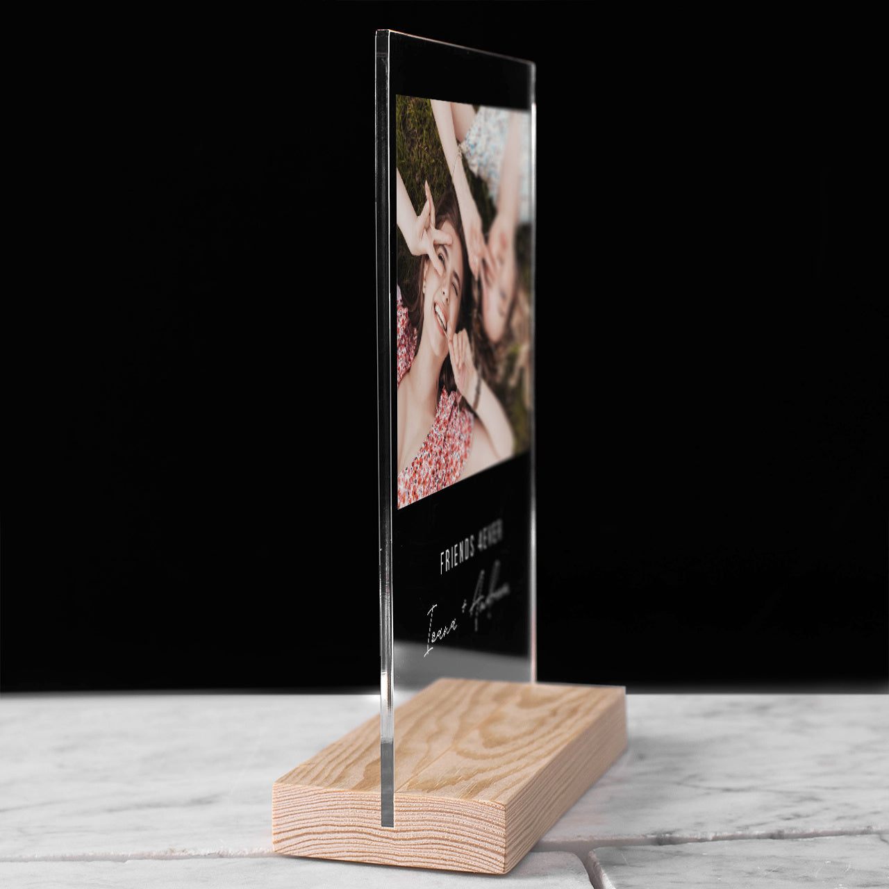 Statuetă cu fotografie – cadou pentru prietenă