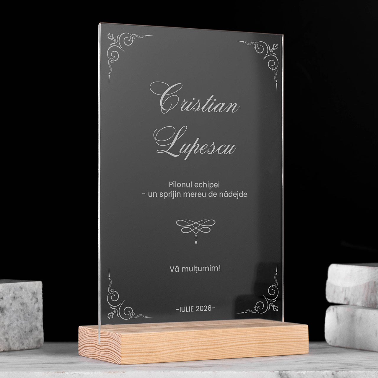 Statuetă personalizată pentru angajat