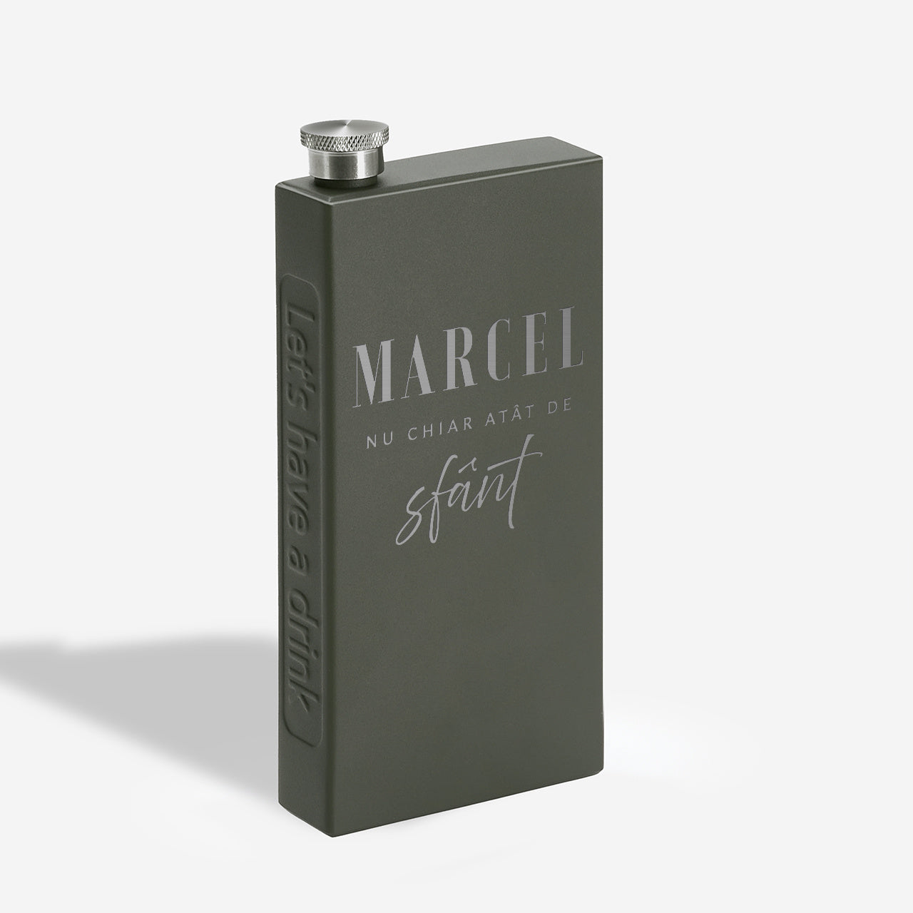 Ploscă gravată – cadou pentru bărbat