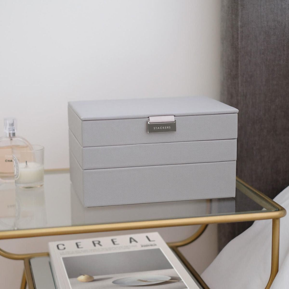 Cutie elegantă pentru bijuterii Stackers