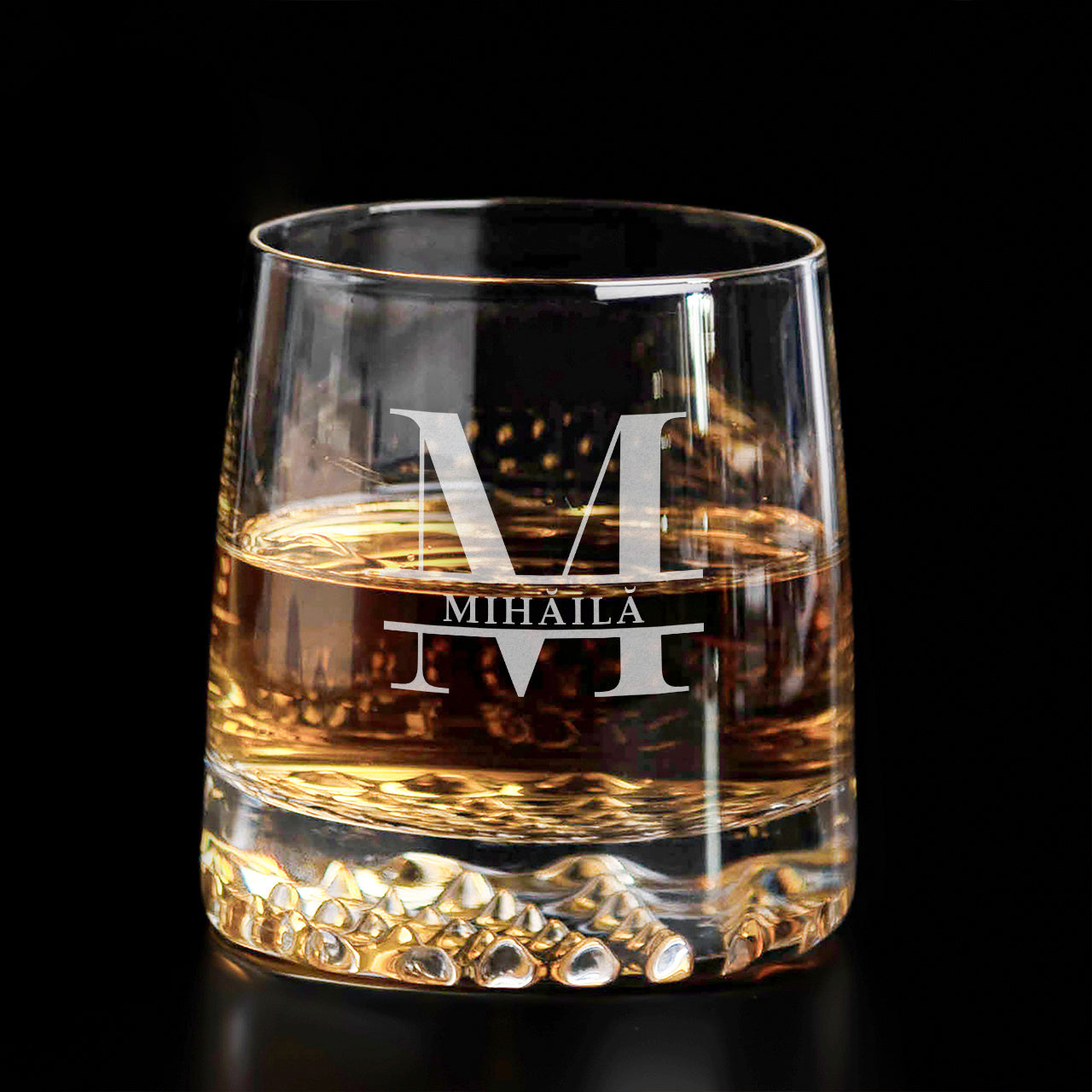 Pahar de whisky gravat – cadou elegant