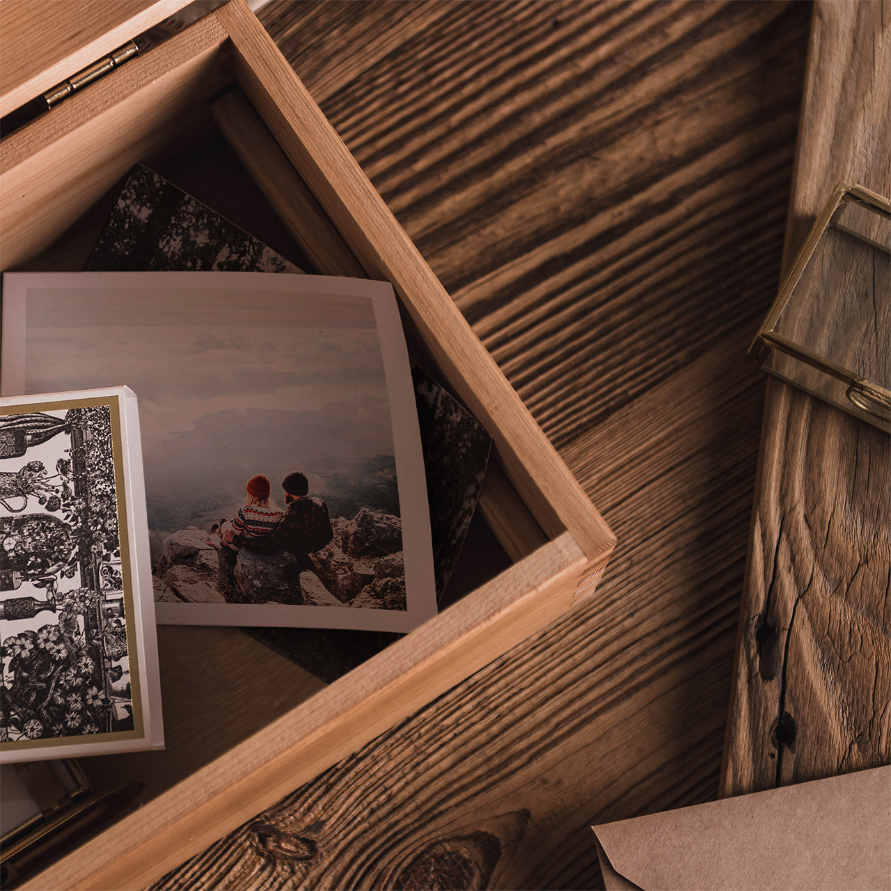 Cutie de amintiri pentru profesor – cadou pentru profesor la sfârșitul anului școlar