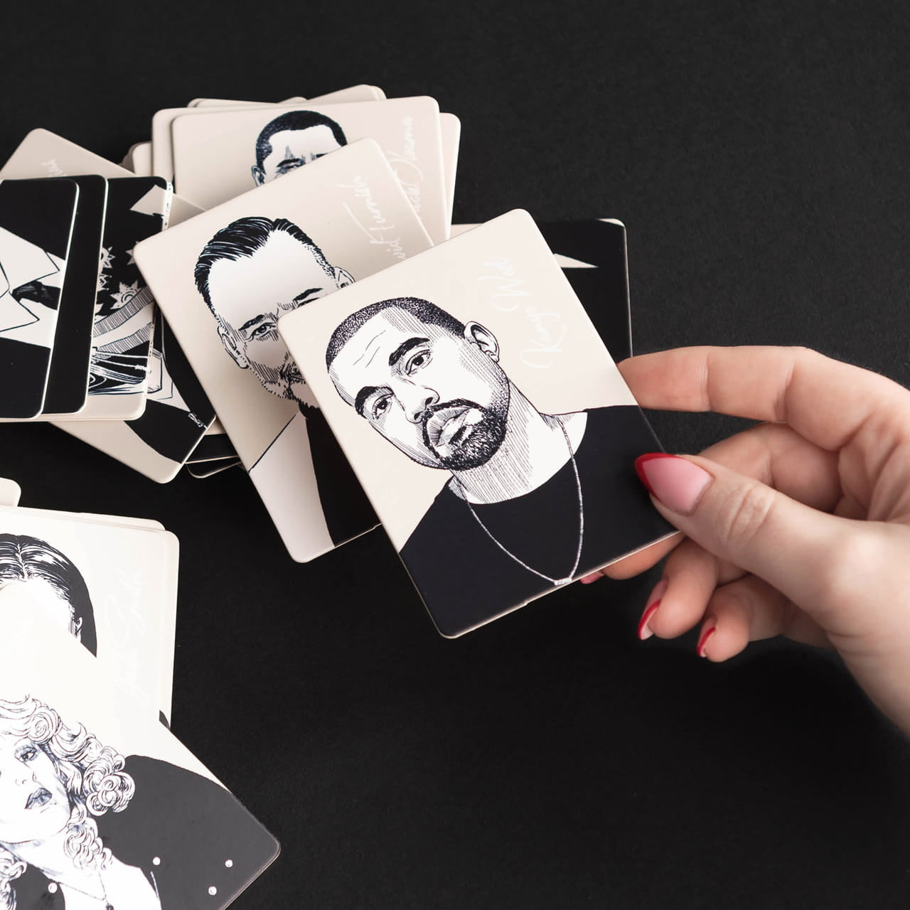 Gra memory Celebrity Couples gra karciana prezent dla pary prezent na parapetówkę