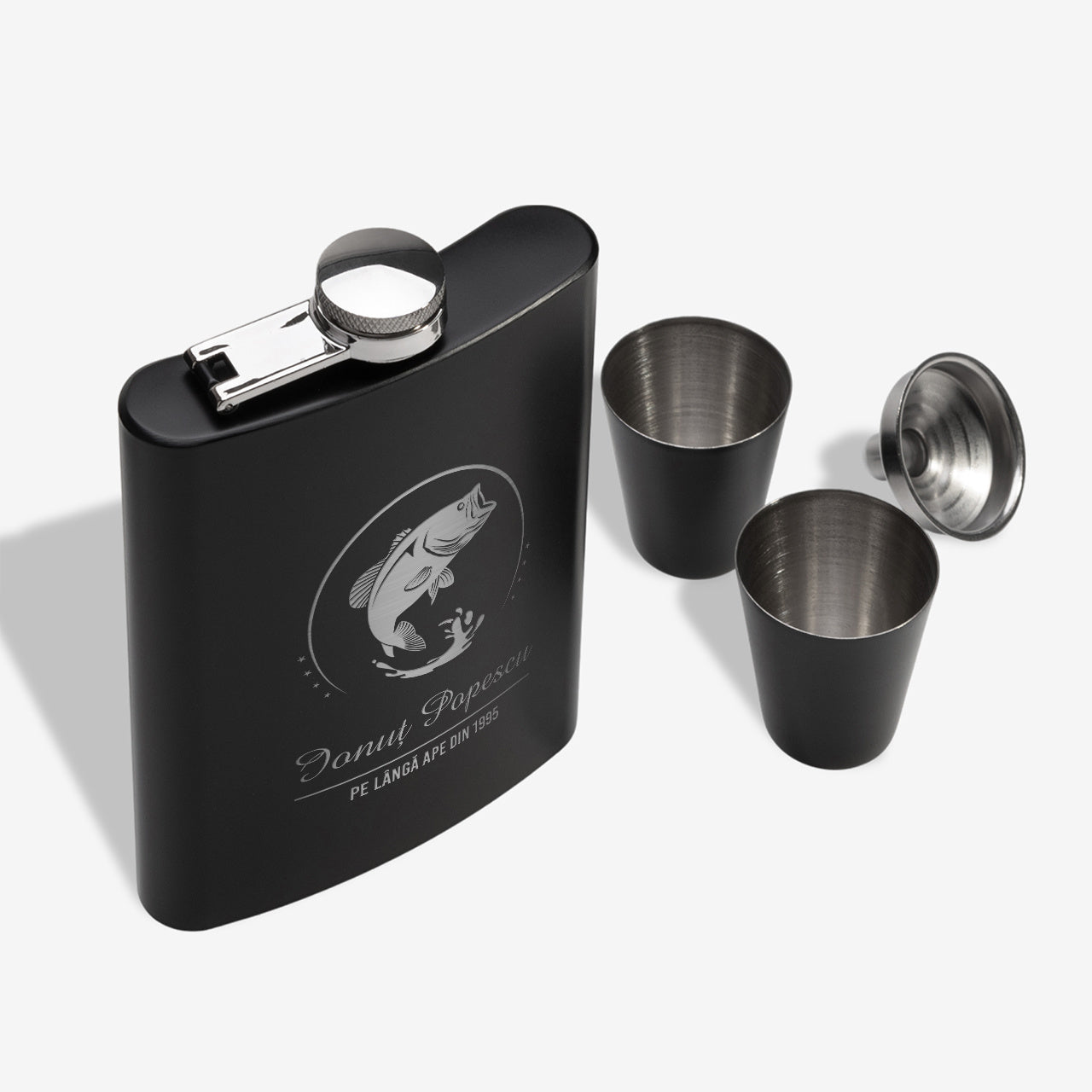 Grawerowana piersiówka dla wędkarza prezent na 50 urodziny upominek dla niego personalizowana piersiówka