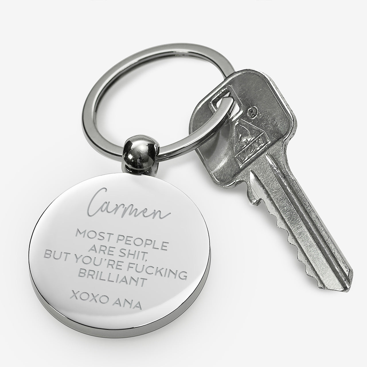 Breloc personalizat – cadou pentru prietenă