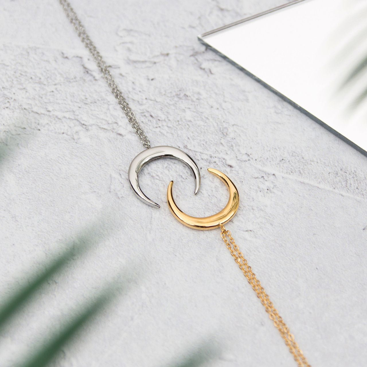 Colier placat cu aur - lună