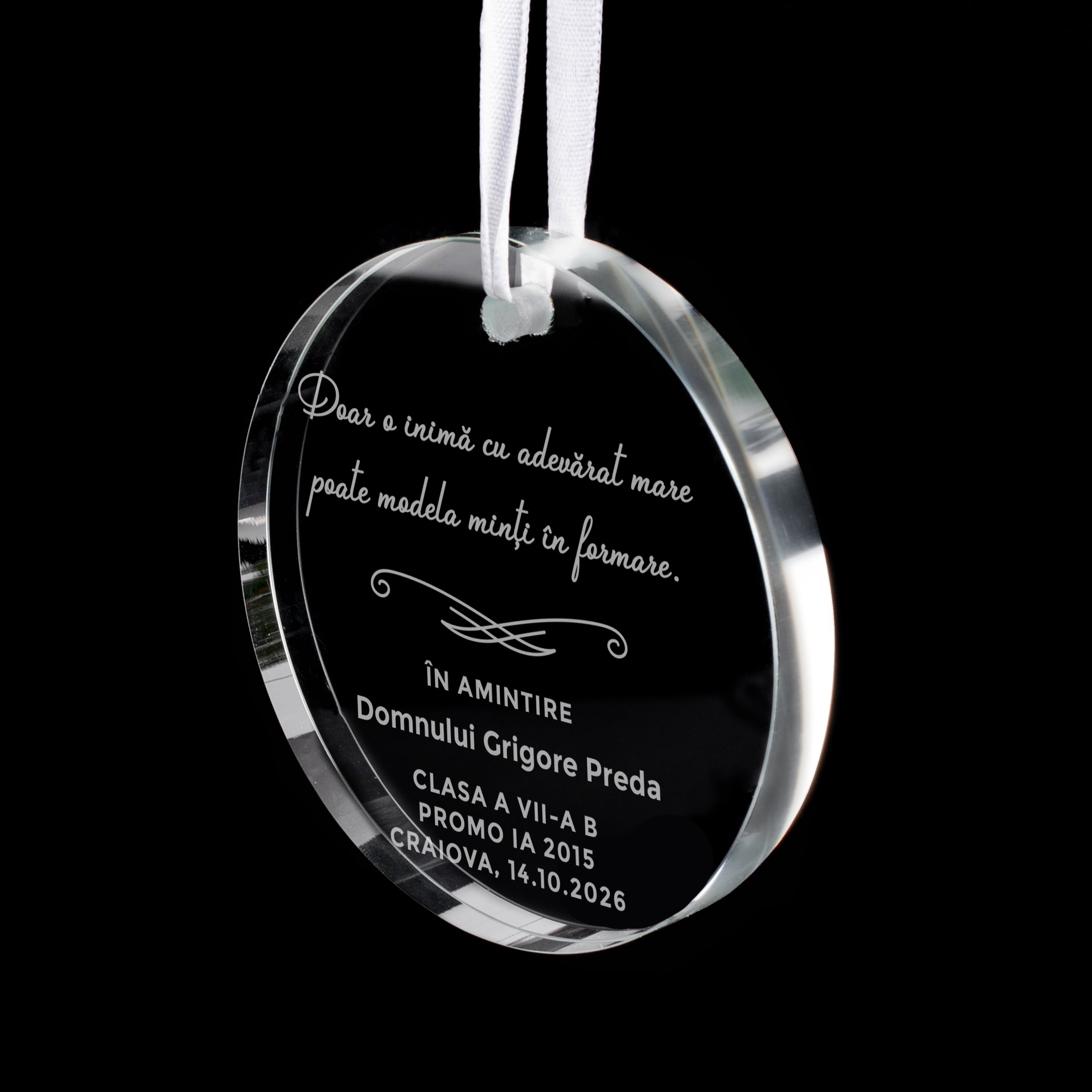 Ornament din sticlă gravat – amintire pentru profesor