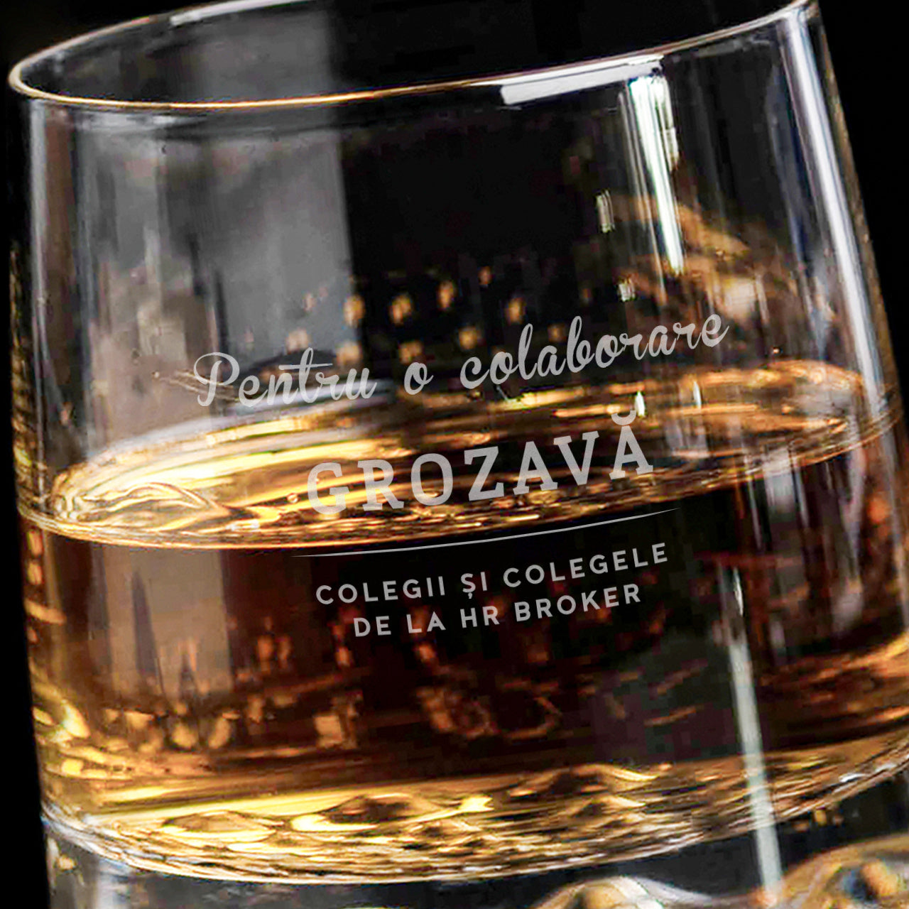 Pahar gravat – cadou cu ocazia plecării de la serviciu