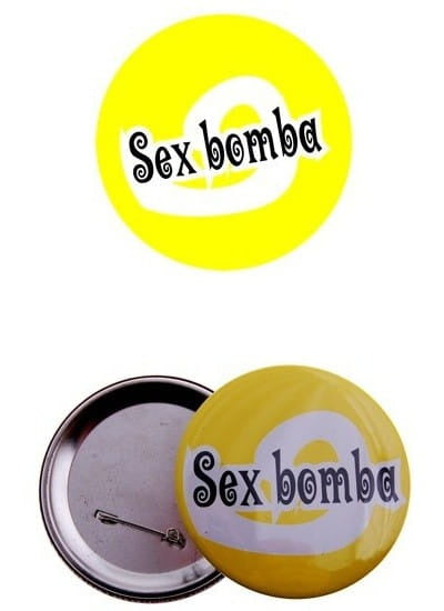 Insignă pentru petrecerea burlăcițelor SEX BOMBA