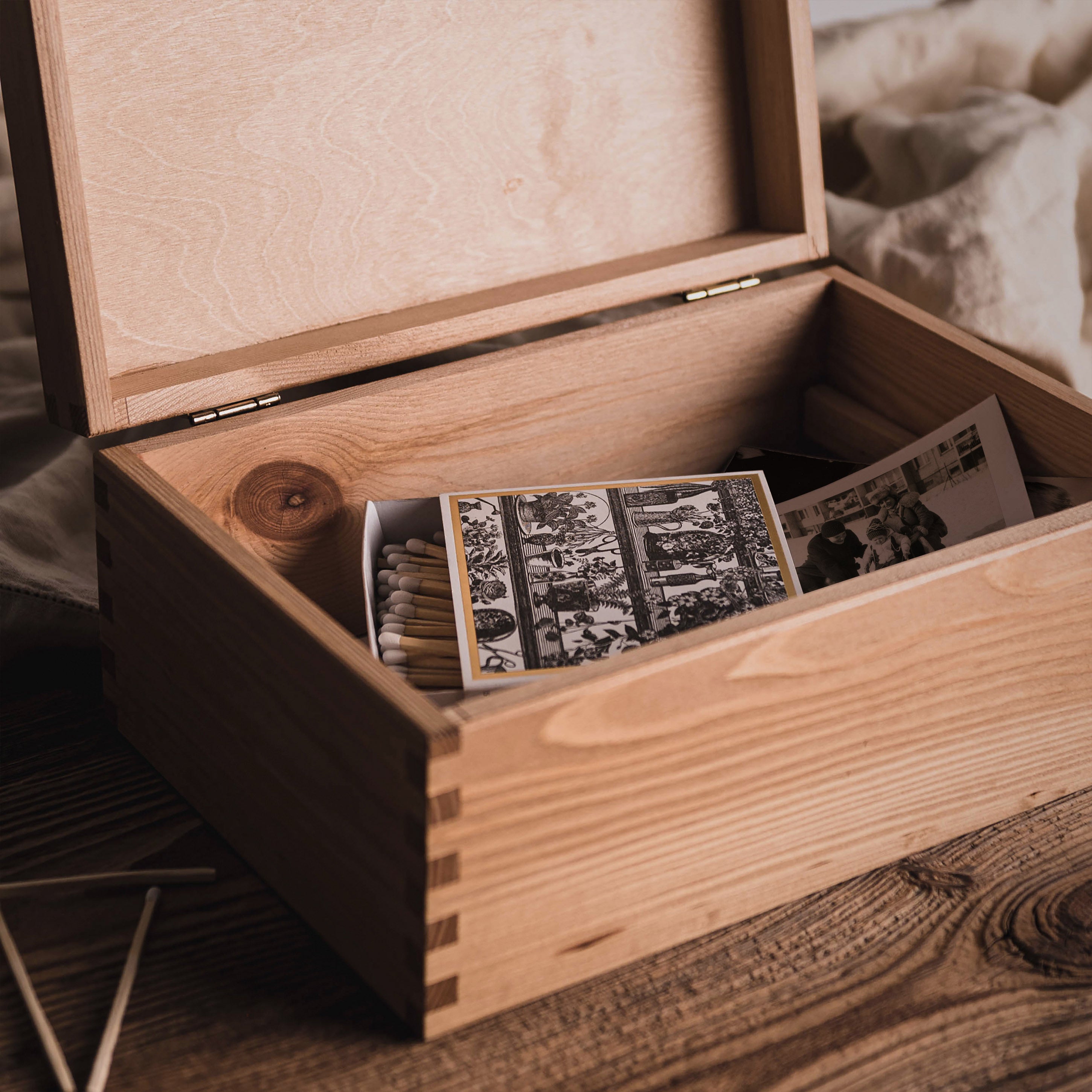 Cutie personalizată pentru amintiri – cadou pentru educatoare