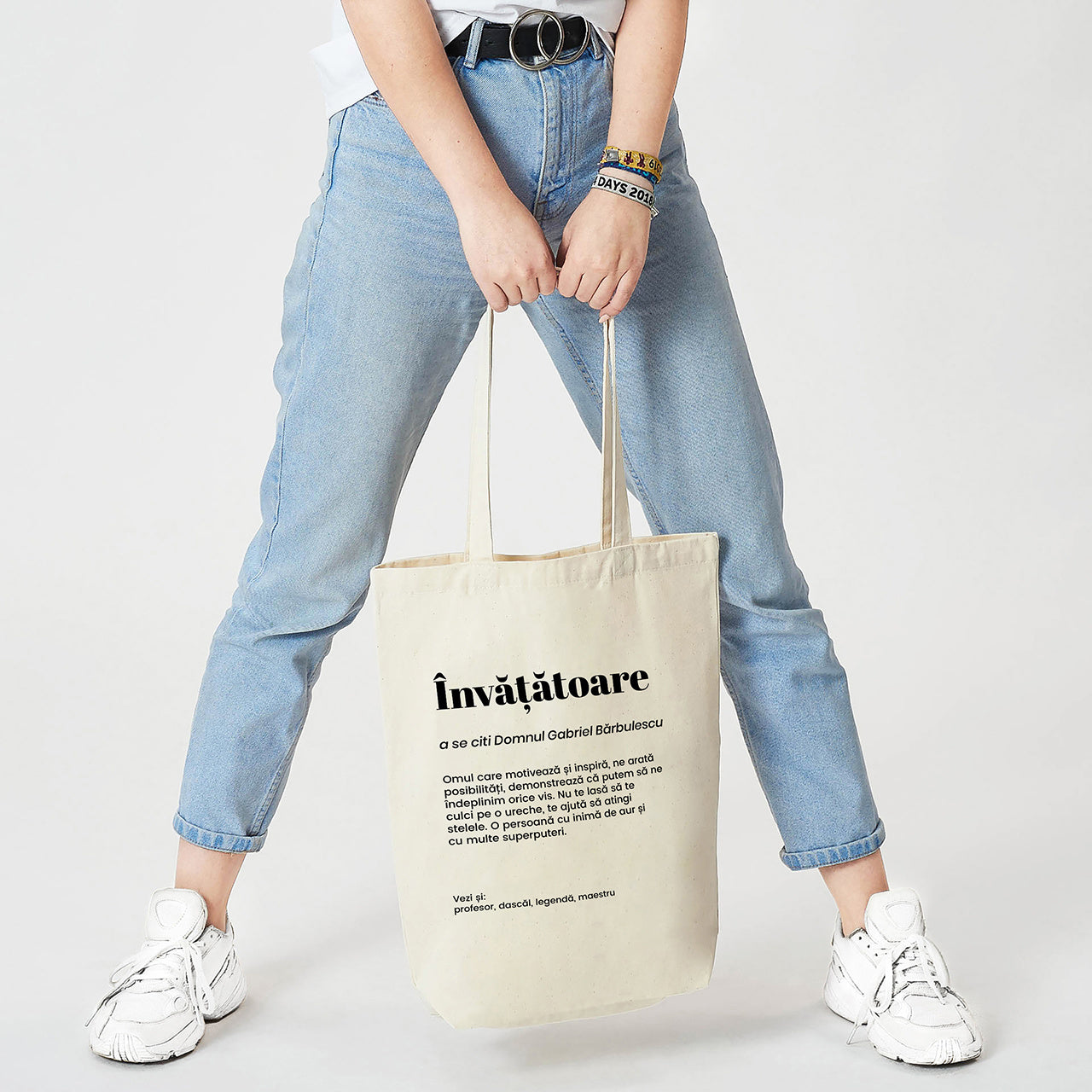 Geantă personalizată pentru profesor – Definiție