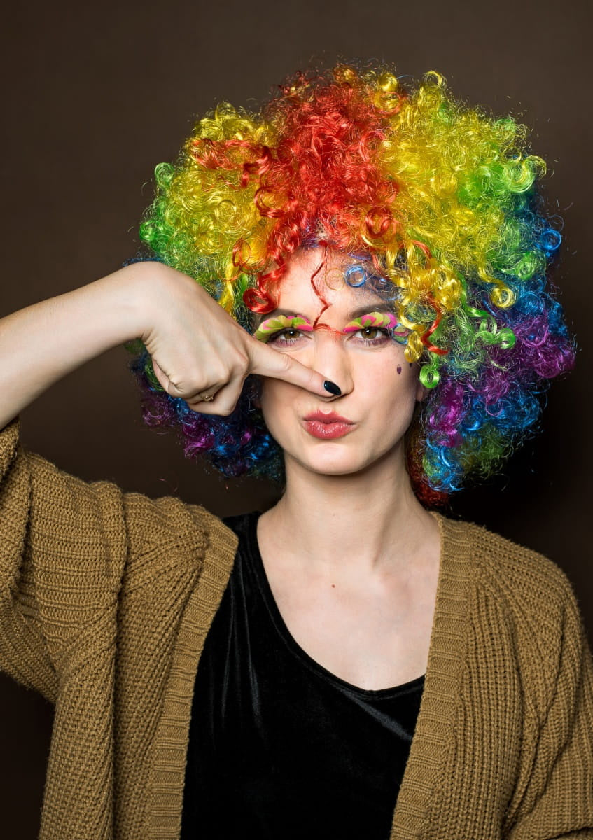 Perucă colorată AFRO pentru clovn