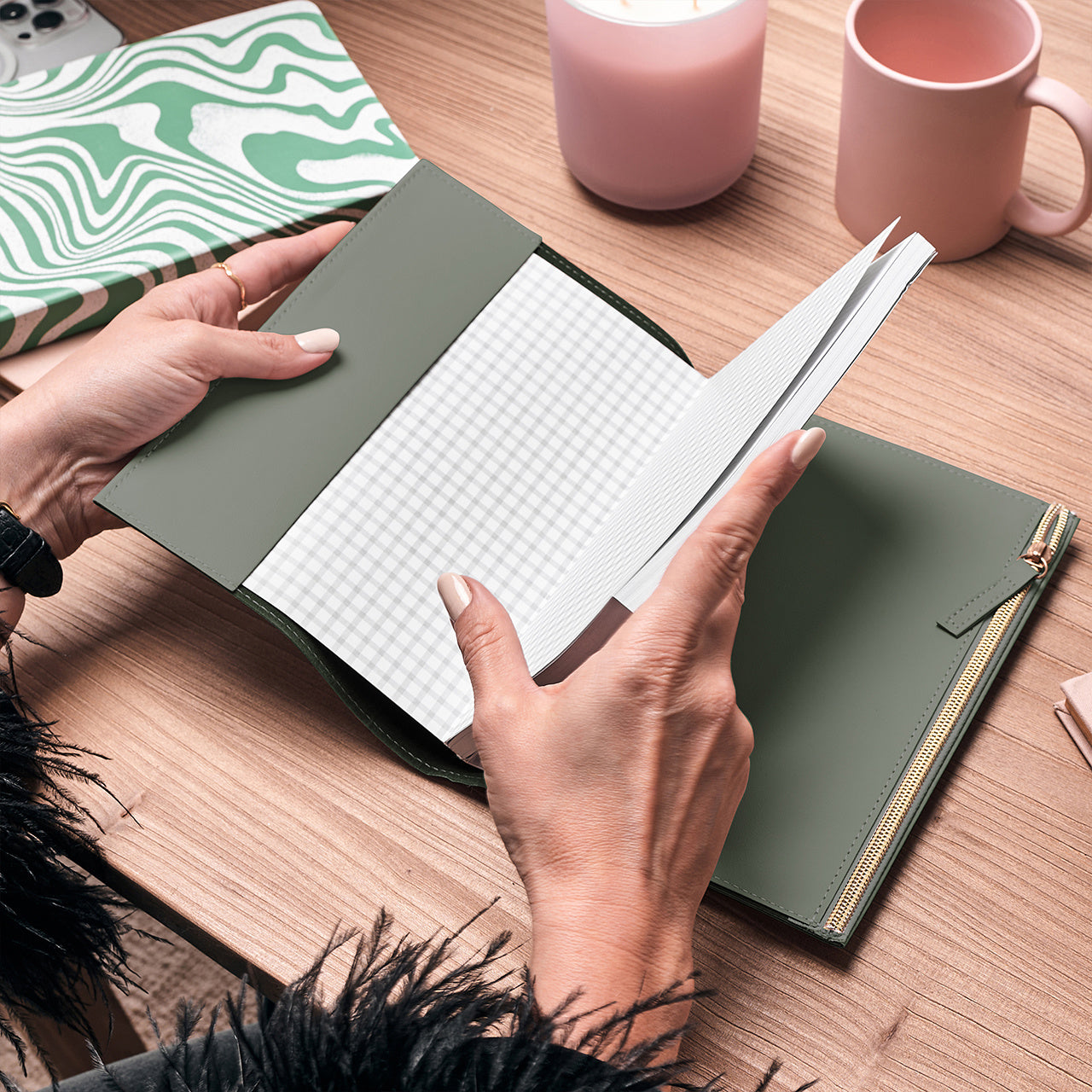 Carnet cu închidere – cadou de rămas-bun de la birou