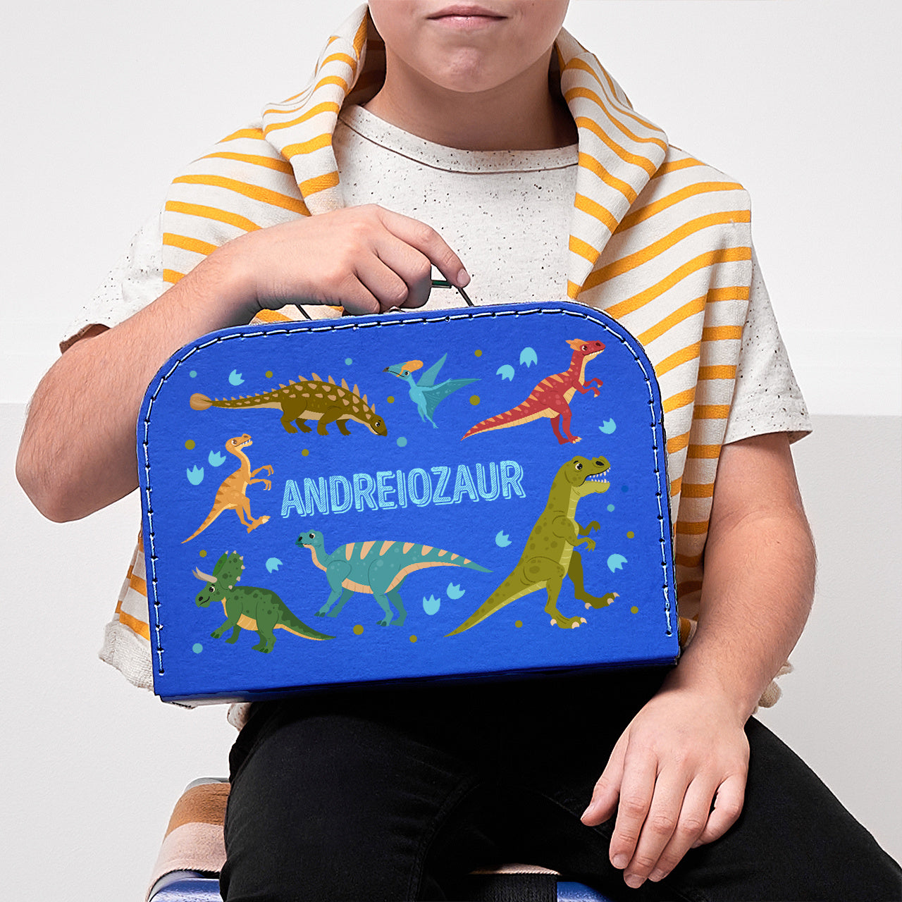 Cutie personalizată cu dinozauri – cadou pentru copii