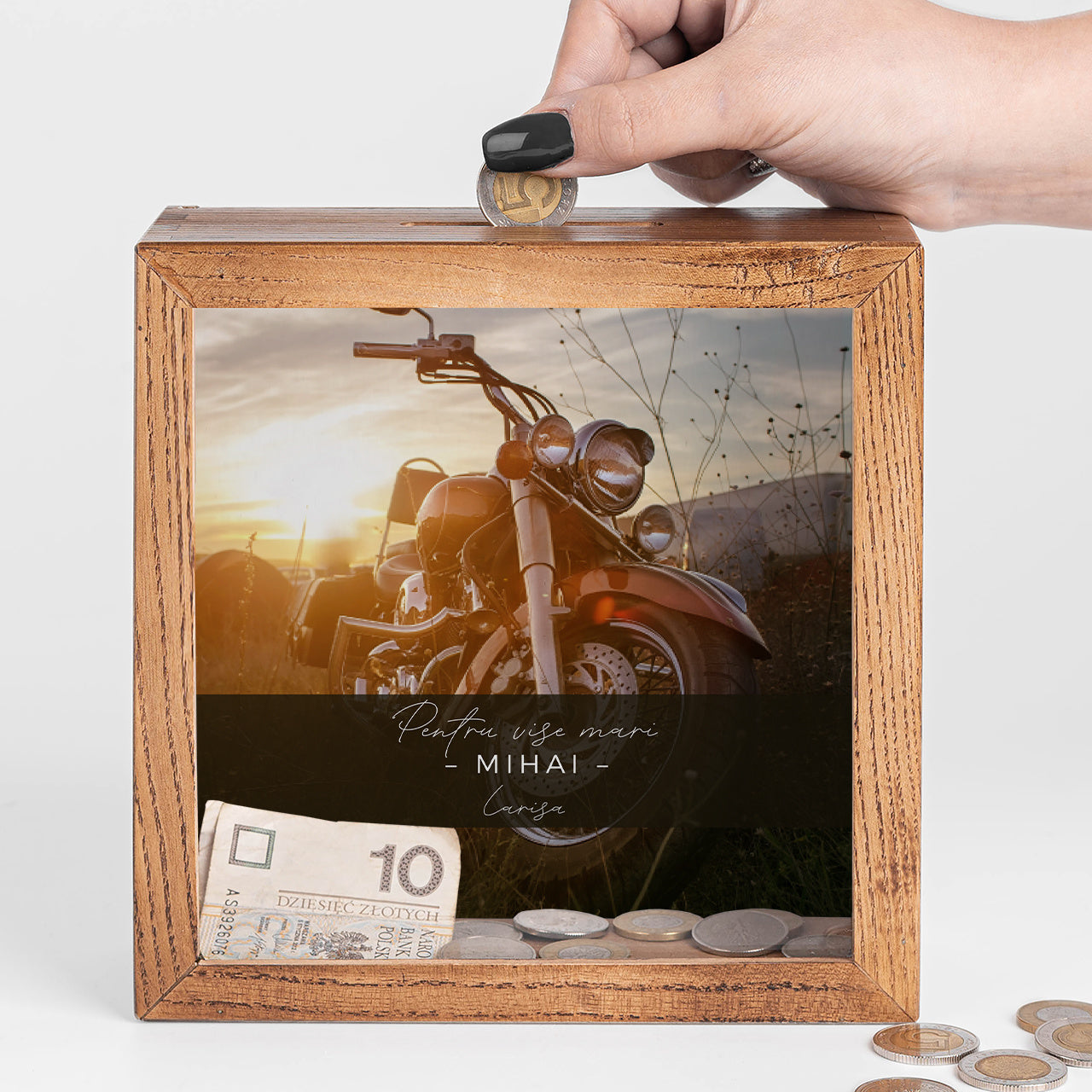Personalizowana skarbonka na prezent urodzinowy - ze zdjęciem prezent dla motocyklisty drewniana skarbonka