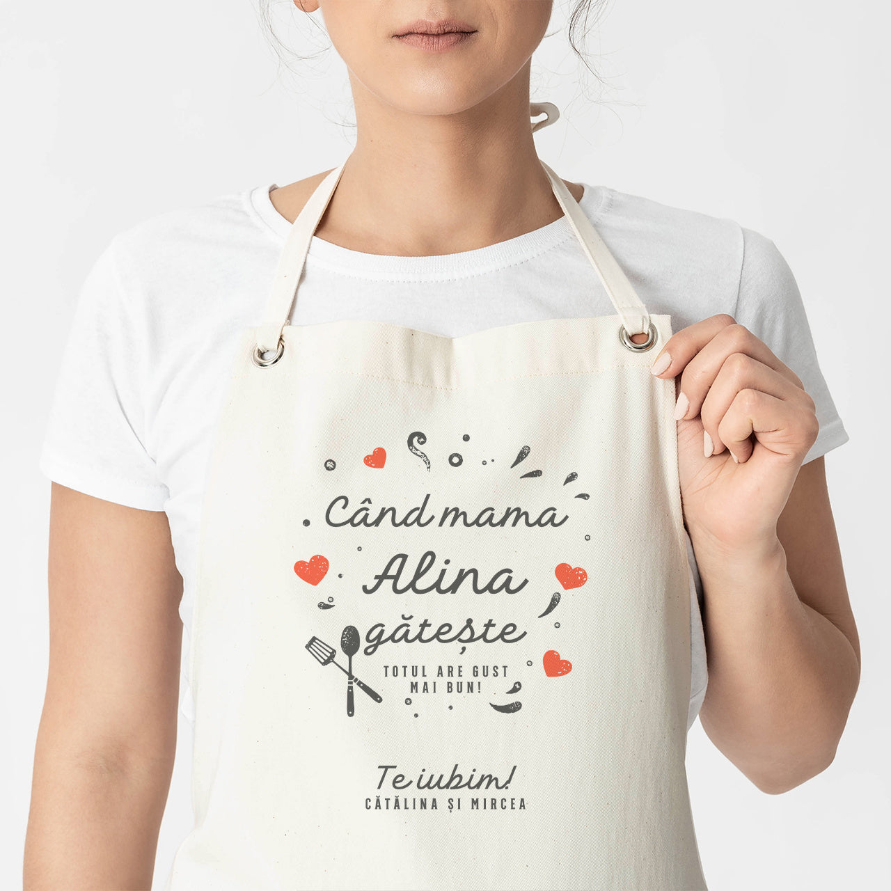 Șorț de bucătărie cu imprimeu - cadou practic pentru mama