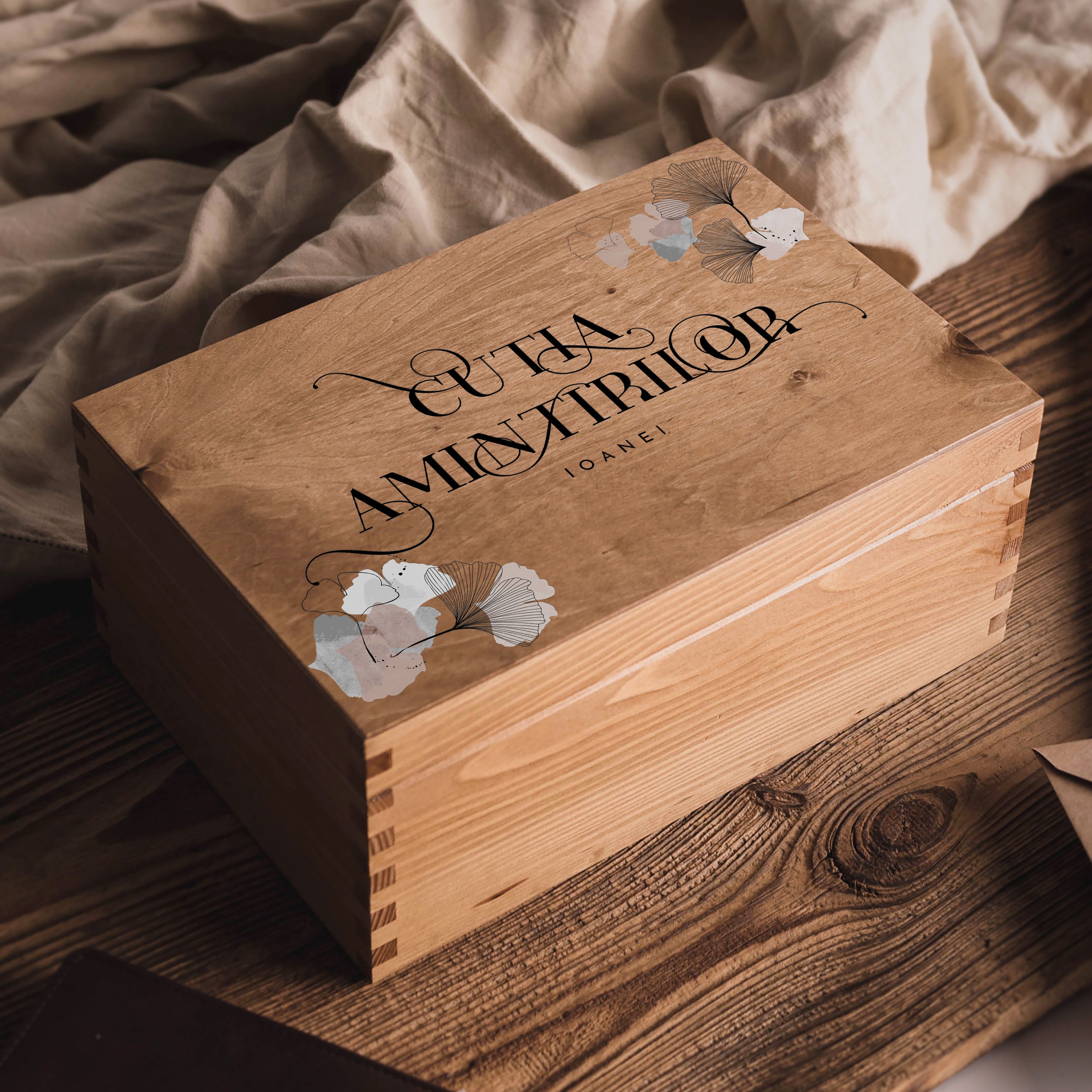 Cutie din lemn pentru amintiri – cadou pentru femeie