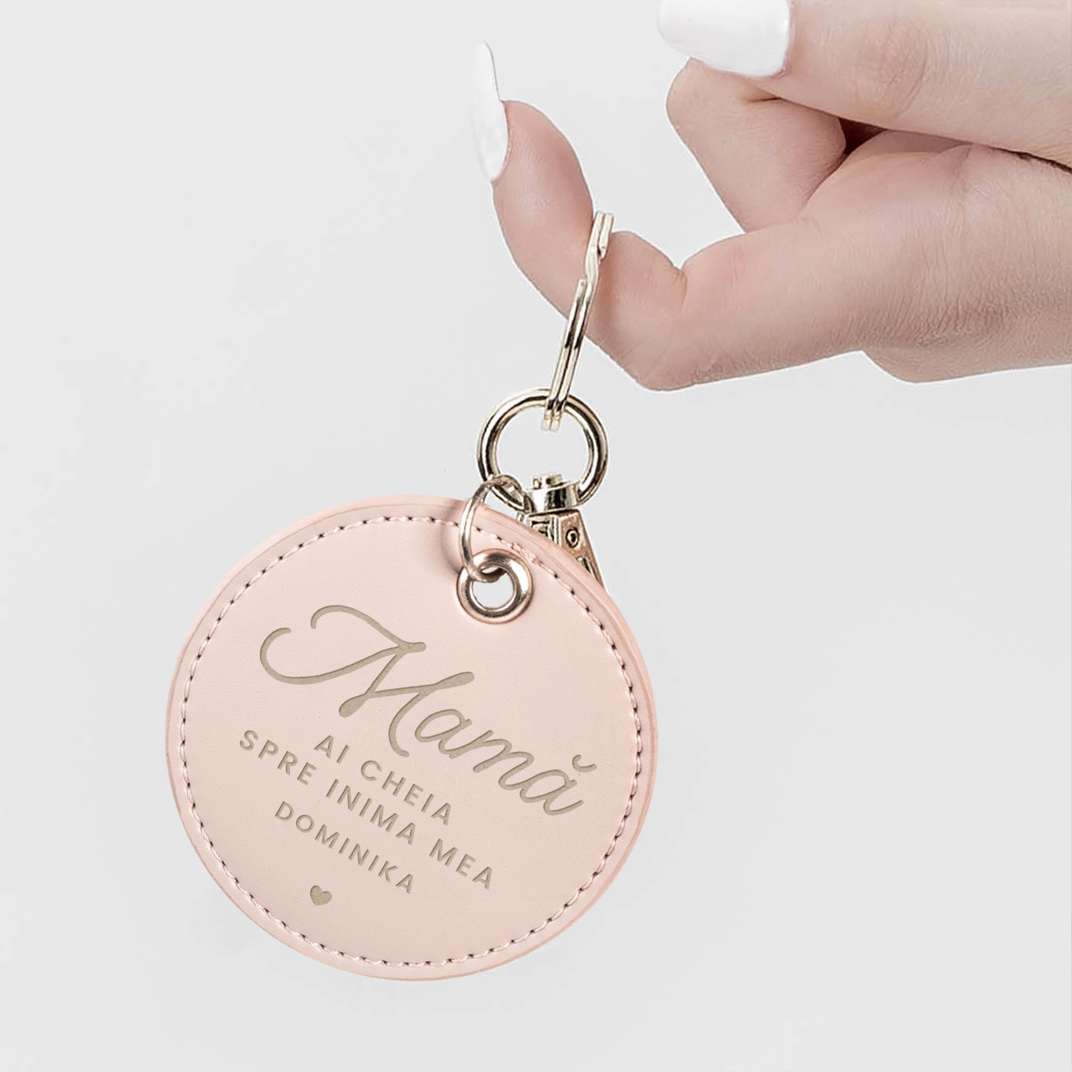 Breloc din piele pentru mama – cadou de Ziua Mamei