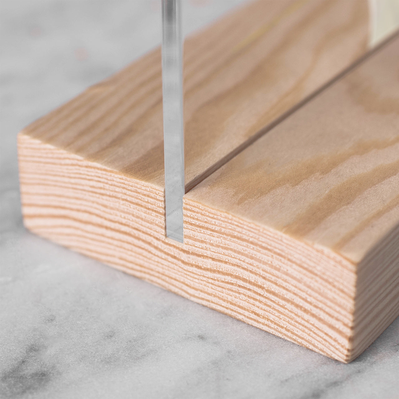 Statuetă personalizată – amintire de nuntă pentru miri