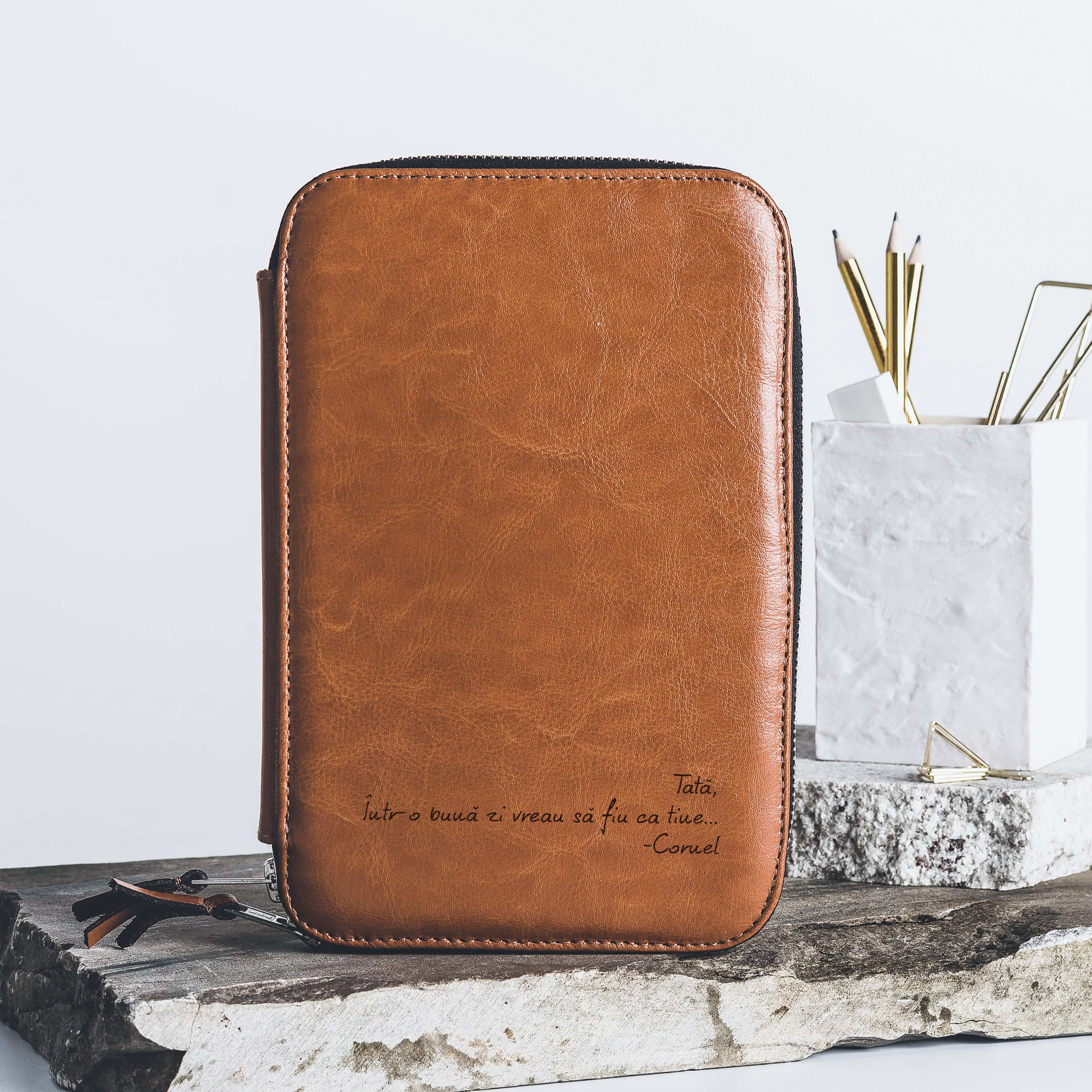 Skórzany organizer - prezent na Dzień Taty upominek dla taty organizer dla taty